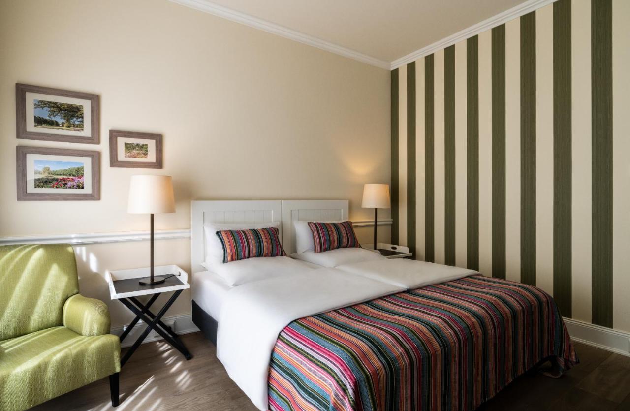 Hotel & Gaestehaus Gut Kaden Alveslohe Екстер'єр фото