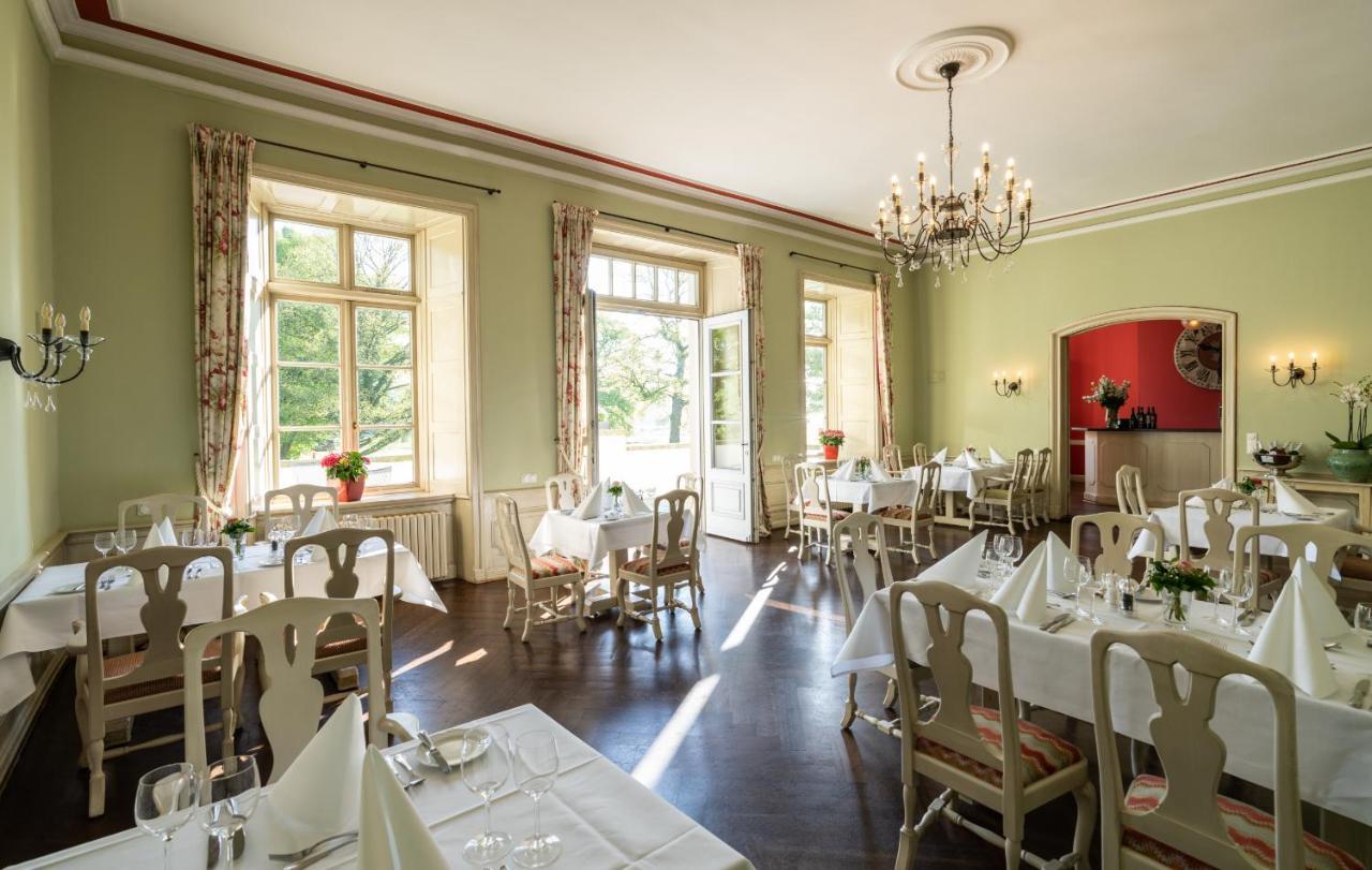 Hotel & Gaestehaus Gut Kaden Alveslohe Екстер'єр фото