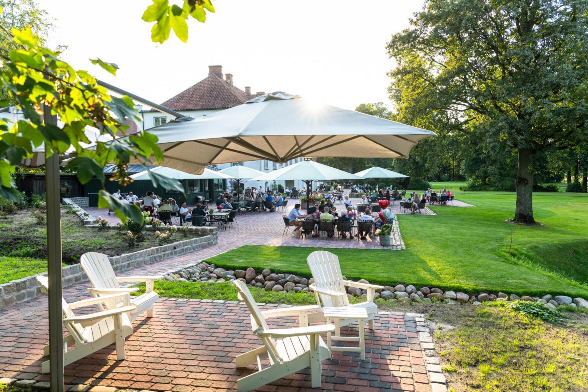 Hotel & Gaestehaus Gut Kaden Alveslohe Екстер'єр фото