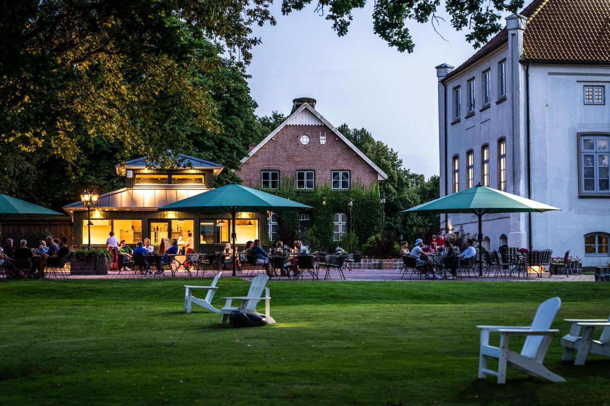 Hotel & Gaestehaus Gut Kaden Alveslohe Екстер'єр фото