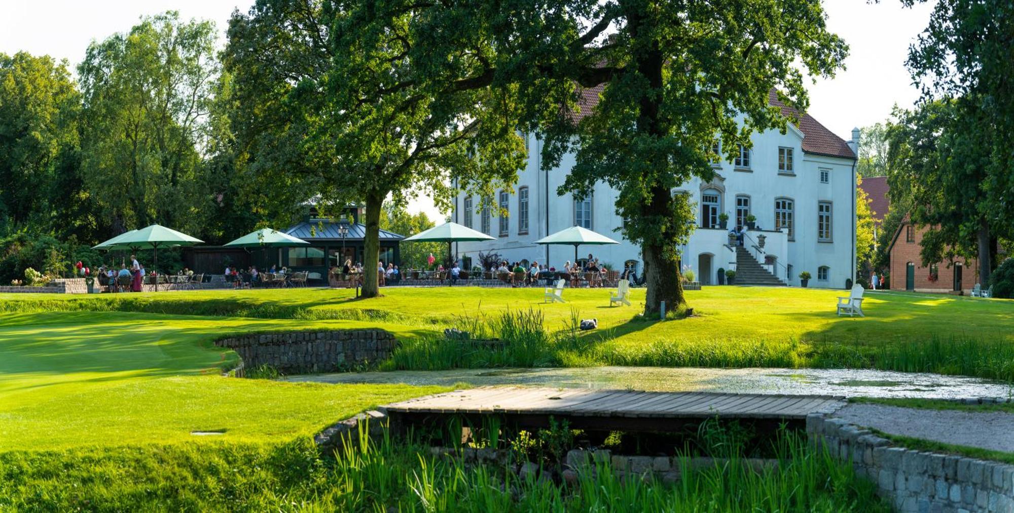 Hotel & Gaestehaus Gut Kaden Alveslohe Екстер'єр фото