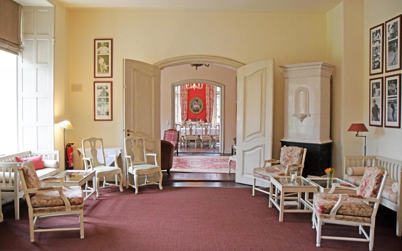 Hotel & Gaestehaus Gut Kaden Alveslohe Екстер'єр фото